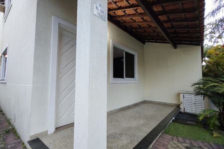 Casa de condomínio à venda com 103m², 3 quartos e 3 vagasFachada