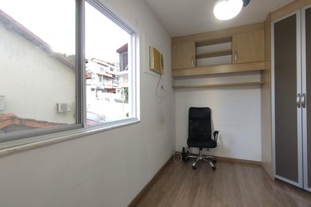 Casa de condomínio à venda com 103m², 3 quartos e 3 vagasQuarto 2 - Armários
