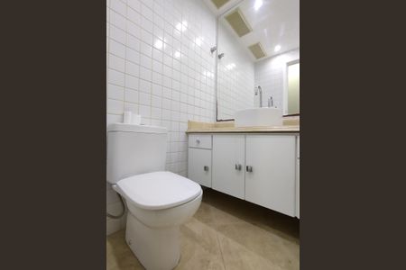 Casa de condomínio à venda com 103m², 3 quartos e 3 vagasLavabo