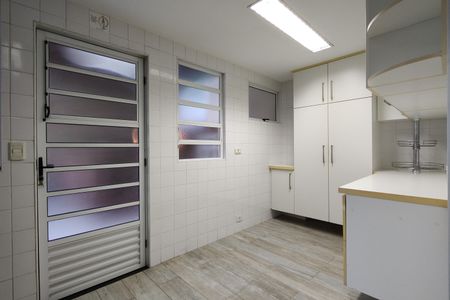 Casa de condomínio à venda com 103m², 3 quartos e 3 vagasCozinha - Armários