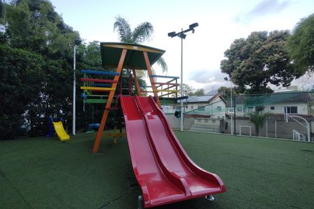 Casa de condomínio à venda com 103m², 3 quartos e 3 vagasÁrea comum - Playground