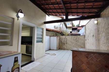 Casa de condomínio à venda com 103m², 3 quartos e 3 vagasQuintal