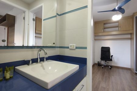 Casa de condomínio à venda com 103m², 3 quartos e 3 vagasBanheiro da Suíte 3