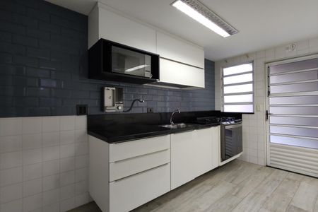 Casa de condomínio à venda com 103m², 3 quartos e 3 vagasCozinha - Armários