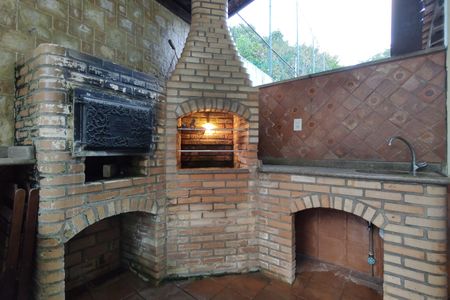 Casa de condomínio à venda com 103m², 3 quartos e 3 vagasChurrasqueira