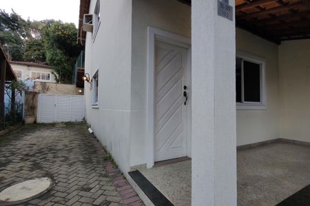 Casa de condomínio à venda com 103m², 3 quartos e 3 vagasFachada