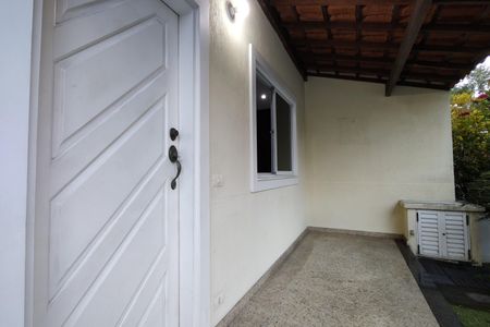 Casa de condomínio à venda com 103m², 3 quartos e 3 vagasVaranda