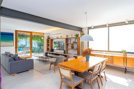 Casa à venda com 3 quartos, 260m² em Santo Amaro, São Paulo