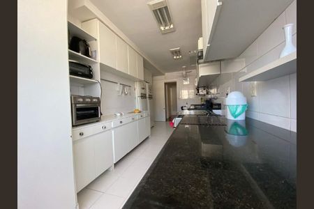 Apartamento à venda com 302m², 3 quartos e 4 vagas