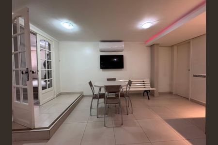 Apartamento à venda com 98m², 2 quartos e sem vagaÁrea comum