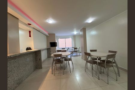 Apartamento à venda com 98m², 2 quartos e sem vagaÁrea comum