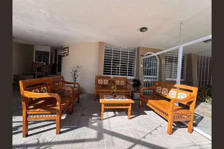 Apartamento à venda com 98m², 2 quartos e sem vagaÁrea comum