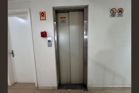 Apartamento à venda com 98m², 2 quartos e sem vagaÁrea comum