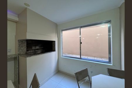 Apartamento à venda com 98m², 2 quartos e sem vagaÁrea comum