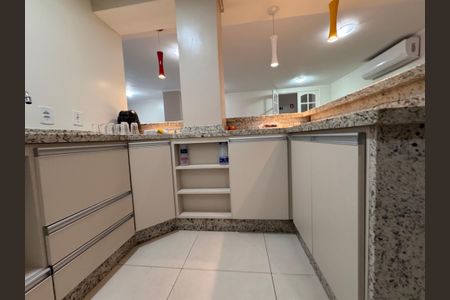 Apartamento à venda com 98m², 2 quartos e sem vagaÁrea comum