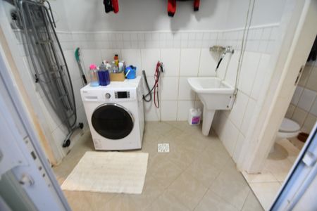 Casa de condomínio à venda com 192m², 3 quartos e 4 vagasÁrea de Serviço