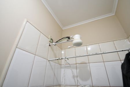 Casa de condomínio à venda com 192m², 3 quartos e 4 vagasBanheiro de serviço