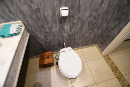 Casa de condomínio à venda com 192m², 3 quartos e 4 vagasLavabo