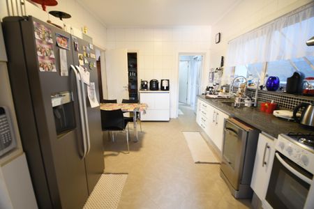 Casa de condomínio à venda com 192m², 3 quartos e 4 vagasCozinha