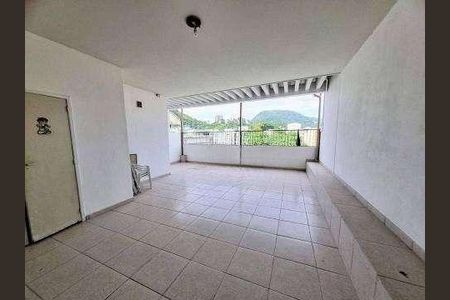 Apartamento à venda com 140m², 2 quartos e 1 vaga