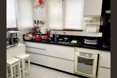 Apartamento à venda com 157m², 3 quartos e 3 vagas