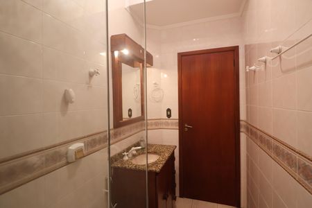 Casa para alugar com 600m², 5 quartos e 2 vagasBanheiro 2