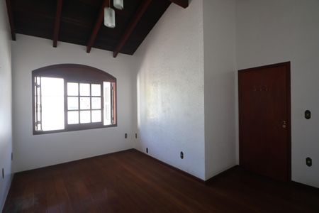 Casa para alugar com 600m², 5 quartos e 2 vagasQuarto 4