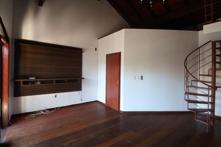 Casa para alugar com 600m², 5 quartos e 2 vagasSuíte