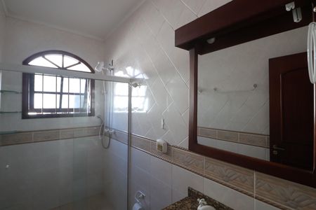 Casa para alugar com 600m², 5 quartos e 2 vagasBanheiro 1