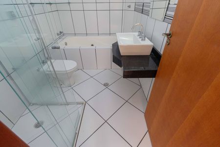 Apartamento para alugar com 160m², 3 quartos e 1 vaga Apartamento para alugar com 160m², 3 quartos e 1 vagaBanheiro Social 1