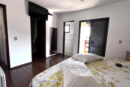 Casa à venda com 362m², 4 quartos e 6 vagas