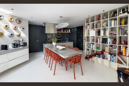 Apartamento à venda com 2 quartos, 202m² em Moema, São Paulo