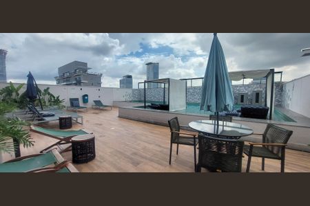 Apartamento à venda com 33m², 1 quarto e sem vaga Apartamento à venda com 33m², 1 quarto e sem vagaÁrea comum - Piscina