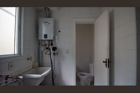 Apartamento para alugar com 138m², 3 quartos e 2 vagas Apartamento para alugar com 138m², 3 quartos e 2 vagasCozinha e Área de Serviço