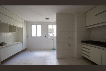 Apartamento para alugar com 138m², 3 quartos e 2 vagas Apartamento para alugar com 138m², 3 quartos e 2 vagasCozinha e Área de Serviço