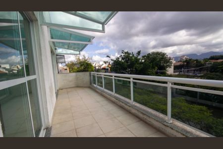 Apartamento para alugar com 138m², 3 quartos e 2 vagas Apartamento para alugar com 138m², 3 quartos e 2 vagasVaranda