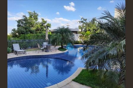 Apartamento à venda com 64m², 2 quartos e 2 vagas Apartamento à venda com 64m², 2 quartos e 2 vagasÁrea comum - Piscina