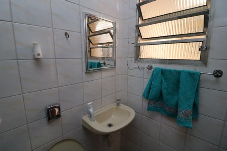 Casa à venda com 132m², 2 quartos e 4 vagasBanheiro de serviço