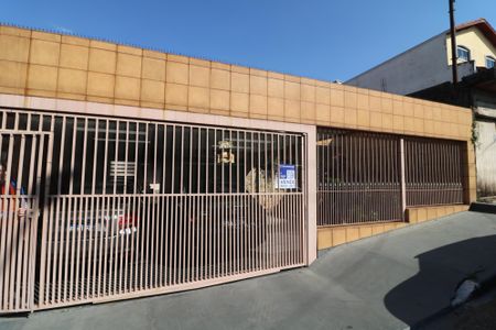 Casa à venda com 132m², 2 quartos e 4 vagasFachada