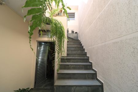 Casa à venda com 132m², 2 quartos e 4 vagasEscada