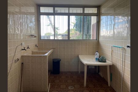 Casa para alugar com 890m², 2 quartos e NaN vagas Casa para alugar com 890m², 2 quartos e NaN vagasÁrea de Serviço