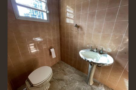 Casa para alugar com 890m², 2 quartos e NaN vagas Casa para alugar com 890m², 2 quartos e NaN vagasBanheiro de Serviço