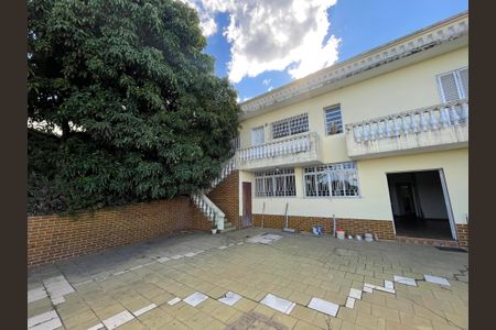 Casa para alugar com 890m², 2 quartos e NaN vagas Casa para alugar com 890m², 2 quartos e NaN vagasÁrea comum
