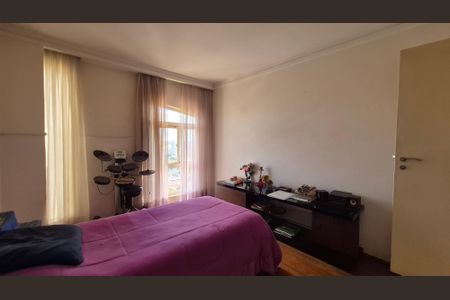 Apartamento à venda com 192m², 4 quartos e 2 vagas Apartamento à venda com 192m², 4 quartos e 2 vagasQuarto 2