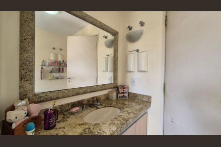 Apartamento à venda com 192m², 4 quartos e 2 vagas Apartamento à venda com 192m², 4 quartos e 2 vagasBanheiro Social