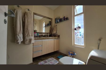 Apartamento à venda com 192m², 4 quartos e 2 vagas Apartamento à venda com 192m², 4 quartos e 2 vagasBanheiro/Suite