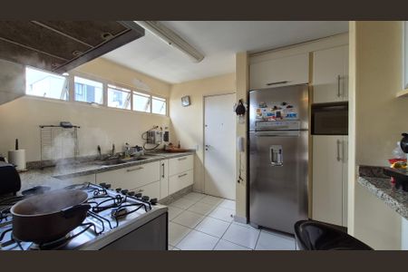 Apartamento à venda com 192m², 4 quartos e 2 vagas Apartamento à venda com 192m², 4 quartos e 2 vagasCozinha