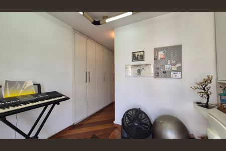 Apartamento à venda com 192m², 4 quartos e 2 vagas Apartamento à venda com 192m², 4 quartos e 2 vagasQuarto 1