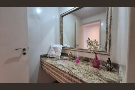 Apartamento à venda com 192m², 4 quartos e 2 vagas Apartamento à venda com 192m², 4 quartos e 2 vagasBanheiro Social