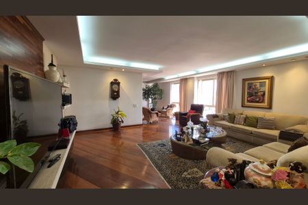 Apartamento à venda com 192m², 4 quartos e 2 vagas Apartamento à venda com 192m², 4 quartos e 2 vagasSala